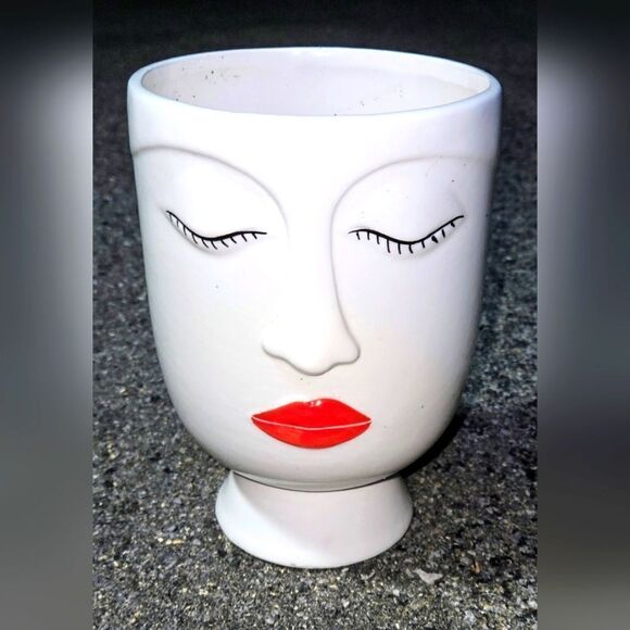Red and White Artistic Face Vase Accents - Picture 2 of 10